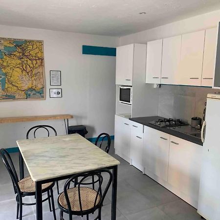 Le Depot Appartement Du Port A Champvert Luaran gambar