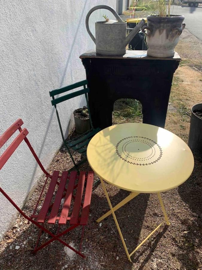 Le Depot Appartement Du Port A Champvert Luaran gambar